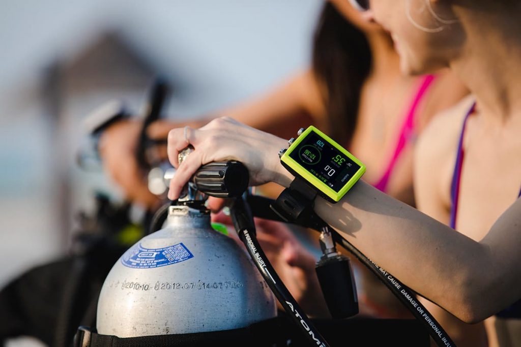 How To Choose The Right Dive Computer, Vancouver Diving Locker, Canada